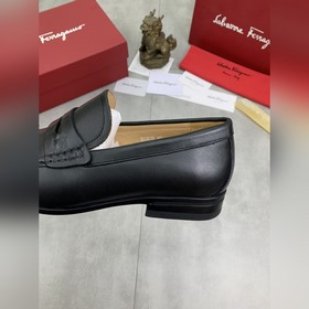 Водяные пятна коже быка [Salvatore Ferragamo] Новейшая модель му