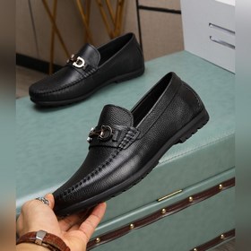 Высококачественная (водокрасная кожа) Salvatore Ferragamo — это м