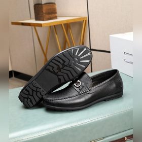 Высококачественная (водокрасная кожа) Salvatore Ferragamo — это м