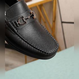 Высококачественная (водокрасная кожа) Salvatore Ferragamo — это м