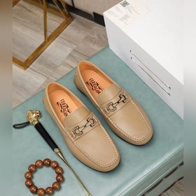 Высококачественная (водокрасная кожа) Salvatore Ferragamo — это м