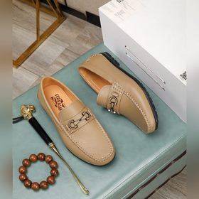 Высококачественная (водокрасная кожа) Salvatore Ferragamo — это м