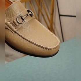 Высококачественная (водокрасная кожа) Salvatore Ferragamo — это м