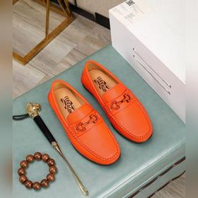 Высококачественная (водокрасная кожа) Salvatore Ferragamo — это м