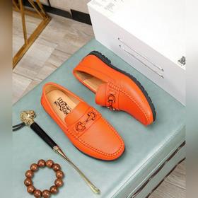 Высококачественная (водокрасная кожа) Salvatore Ferragamo — это м
