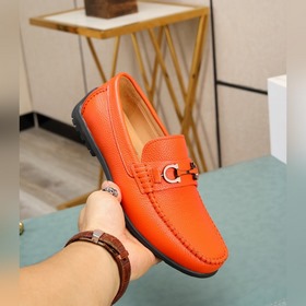 Высококачественная (водокрасная кожа) Salvatore Ferragamo — это м