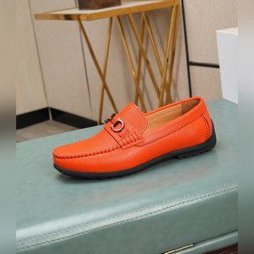 Высококачественная (водокрасная кожа) Salvatore Ferragamo — это м