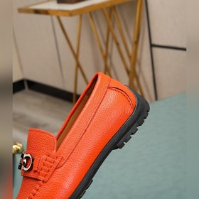 Высококачественная (водокрасная кожа) Salvatore Ferragamo — это м