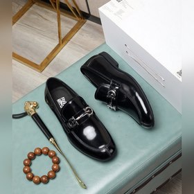 (Водокрасная кожа) Salvatore Ferragamo – это международный бренд