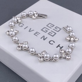 Браслет Givenchy с кристаллами жемчугом — модный аксессуар, котор