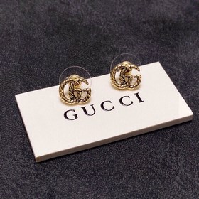 Новые серьги-гвоздики Gucci. Простой и универсальный дизайн. Сдер