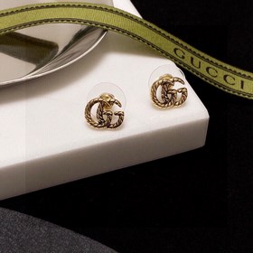 Новые серьги-гвоздики Gucci. Простой и универсальный дизайн. Сдер