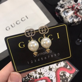 Серьги Gucci Перламутровые серьги. Модные аксессуары, хороший диз