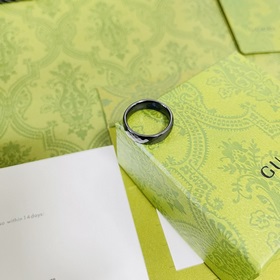 Сегодня в продаже Керамическое кольцо Gucci Размер： 67891011