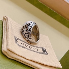 Новейшие модели колец Gucci с натуральными драгоценными камнями б