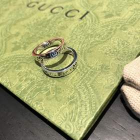 Кольцо Gucci Ghost 4 мм Рекомендуется для пар и лучших подруг.