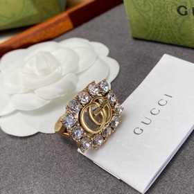 Gucci, синхронизированный с официальным магазином. Кольцо из палл