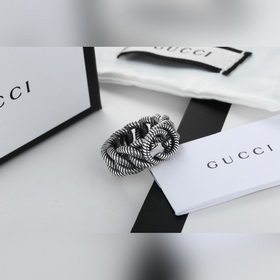 Gucci, серебряное кольцо с двойным логотипом G, с рельефным узоро