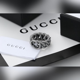 Gucci, серебряное кольцо с двойным логотипом G, с рельефным узоро