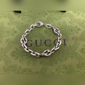 Gucci Браслет с двойным G из зеленого эмалевого металла. Длина： 1