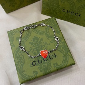 Gucci Браслет с двойным G из эмали красного цвета Размер： 17,2 см