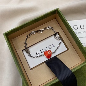 Gucci Браслет с двойным G из эмали красного цвета Размер： 17,2 см