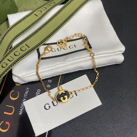 Очень популярный браслет Gucci с двойным логотипом. Оригинальный 
