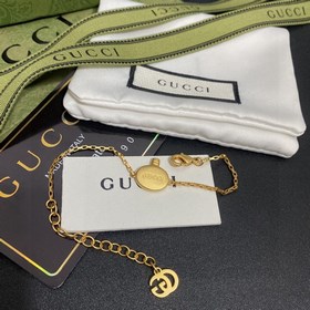 Очень популярный браслет Gucci с двойным логотипом. Оригинальный 