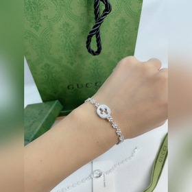 GUCCI Браслет с двойной буквой G и снежинками, оригинал