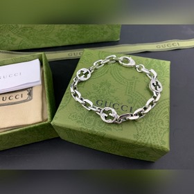 Gucci Браслет с двойным G из зеленого эмалевого металла. Длина： 1