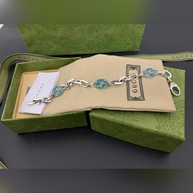 Gucci Браслет с двойным G из зеленого эмалевого металла. Длина： 1