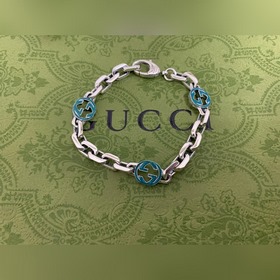 Gucci Браслет с двойным G из зеленого эмалевого металла. Длина： 1