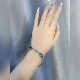 Фотография из витрины, фотография на модели. Гucci Gucci ожерелье