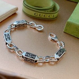 Новейшая коллекция Gucci 2023. Рекомендуем классическую модель бр