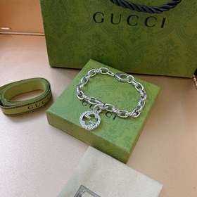 Новинка 2023 года — классическая модель браслета Gucci. Изысканны
