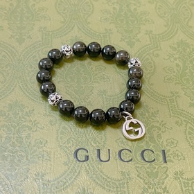 Презентация новой продукции. Изысканная версия браслета Gucci из