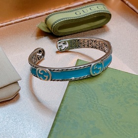 Браслет Gucci обладает уникальным шармом. Новейшая модель высоког