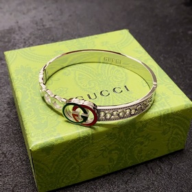 Браслет Gucci с двойным логотипом G. Очень массивный, блестящий, 