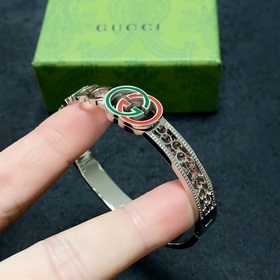 Браслет Gucci с двойным логотипом G. Очень массивный, блестящий, 
