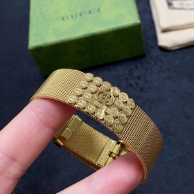 Широкий браслет-ремешок для часов Gucci с двойным логотипом G. Оч