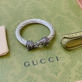 Браслет Gucci обладает уникальным шармом. Новейшая модель с цепоч