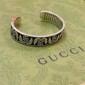 Браслеты Gucci обладают уникальным шармом. Новейшие модели брасле