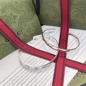 Gucci широкий браслет Love Fearless