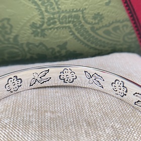 Gucci широкий браслет Love Fearless