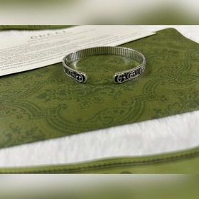 Gucci Браслет с зубчатой полоской