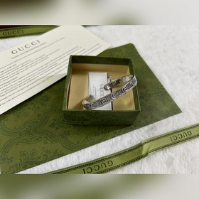 Gucci Браслет с зубчатой полоской