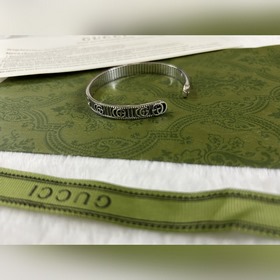 Gucci Браслет с зубчатой полоской
