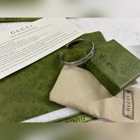 Gucci Браслет с зубчатой полоской