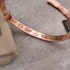 Популярный товар в магазине Gucci  Оригинальная копия в масштабе