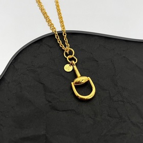 [1311820150] Новое колье Gucci. Яркая огранка делает поверхность 